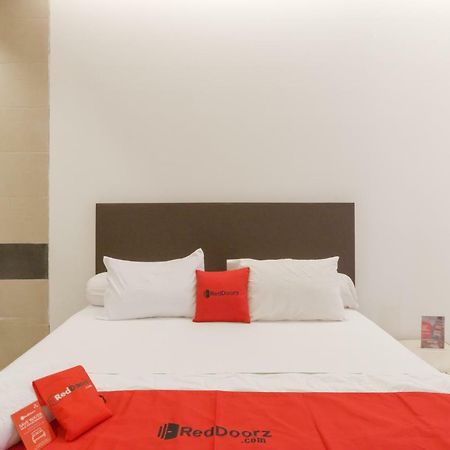 RedDoorz Plus @ Demangan Gejayan Pakualaman Luaran gambar